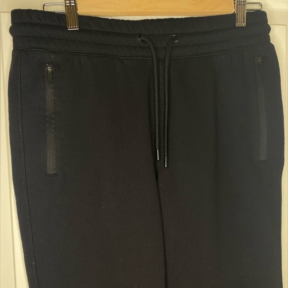 H&M Black Slim Fit Men’s Sweatpants | Size Small | EUC - Picture 4 of 6